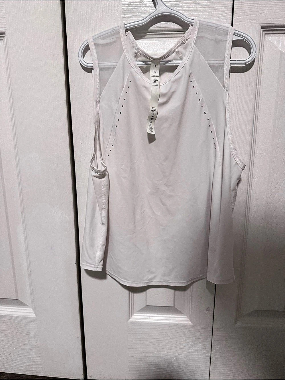 lululemon Sculpt Cropped Tank Top White Tank Top Size 6 Like New
